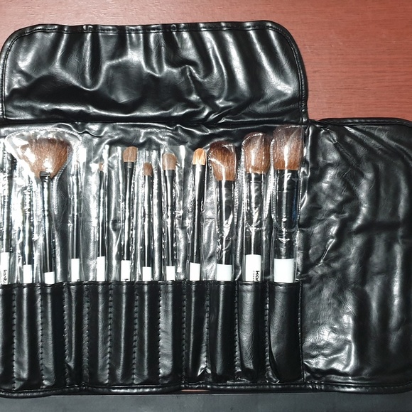 NEW-Karity Makeup Brushes - Picture 2 of 3